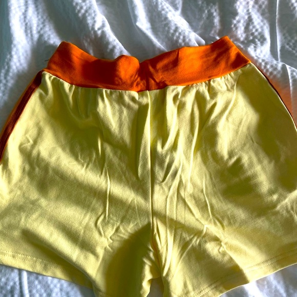 Orange bird shorts NWT - Picture 2 of 5